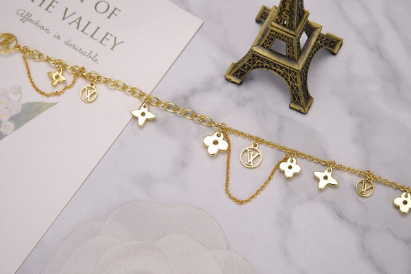Blooming necklace